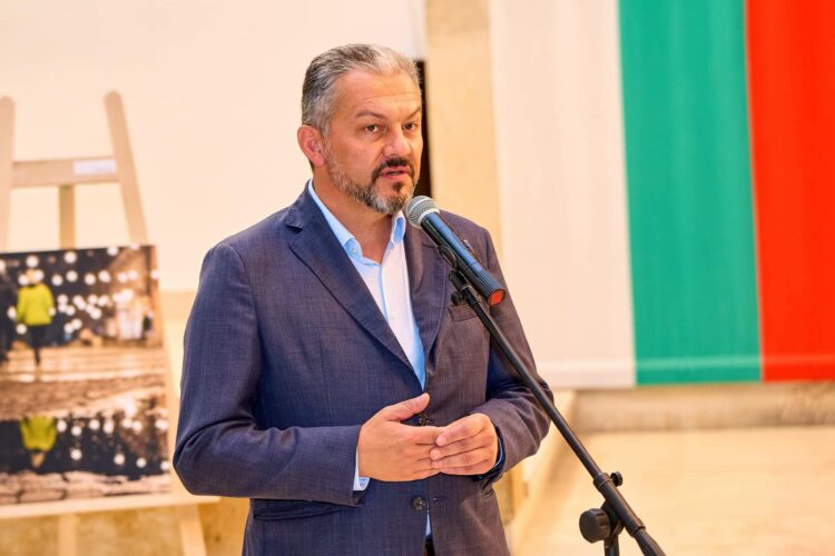 Красотата на Севлиево и неговите хора показват фотографиите