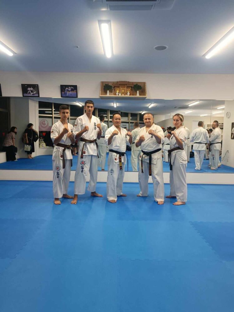 В Япония каратеките ни тренираха с президента на Световната федерация