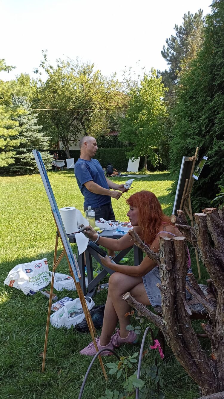 Известни художници взеха участие в пленера по живопис в с. Сенник