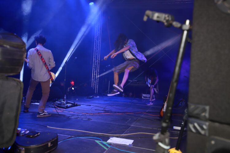 Две нощи древната крепост “Хоталич” беше подвластна на Краля Рок