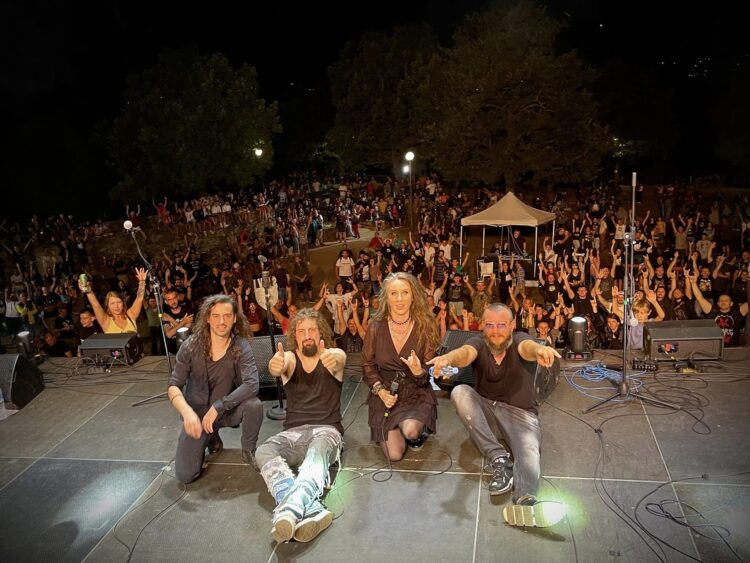 Две нощи древната крепост “Хоталич” беше подвластна на Краля Рок