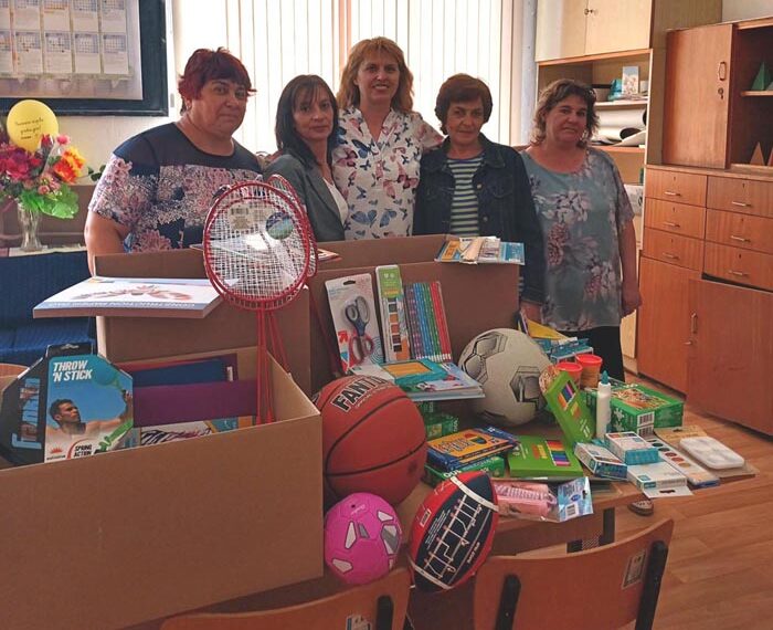„Невероятните Българки в Илинойс“ правят дарения за деца в България