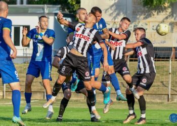 Без голове на дербито в Лом