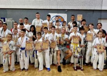 22 каратисти с 22 медала в Шумен