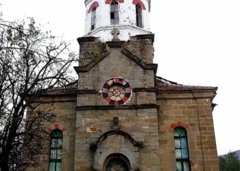 На 110 г. стана църквата в с. Петко Славейков