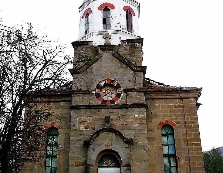 На 110 г. стана църквата в с. Петко Славейков