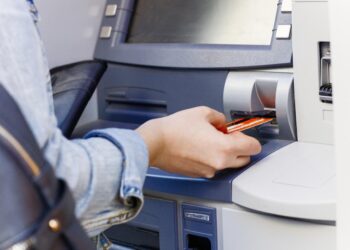 Теглим до три пъти безплатно от банкомат заплати и пенсии