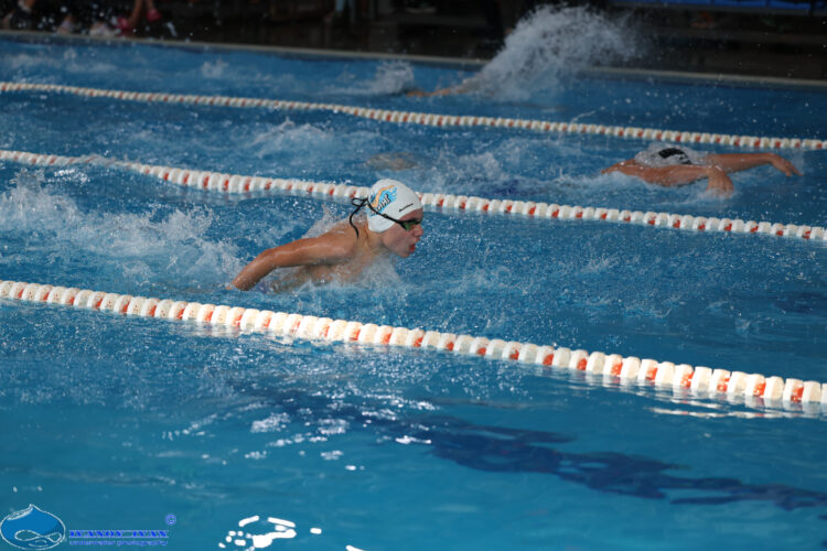 Пред олимпийската шампионка Таня Богомилова Християн Митев извоюва злато в плуването, още девет отличия за “Викинг”