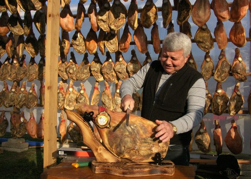 Празник на Еленския бут 2023 за десети път от 10 до 12 ноември в град Елена