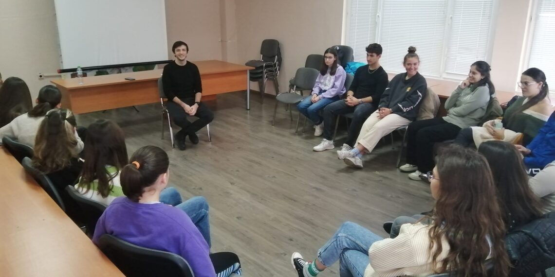 “Млади и успешни. Как?”. Отговорите дават в Младежка зона – Севлиево