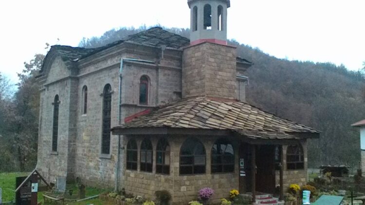 Храмов празник на Девическия манастир в Батошево утре