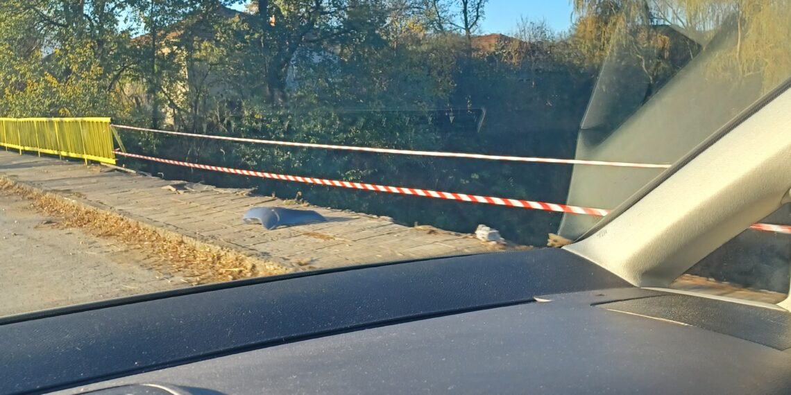 Кола падна от моста в Душево, загина 22-годишен