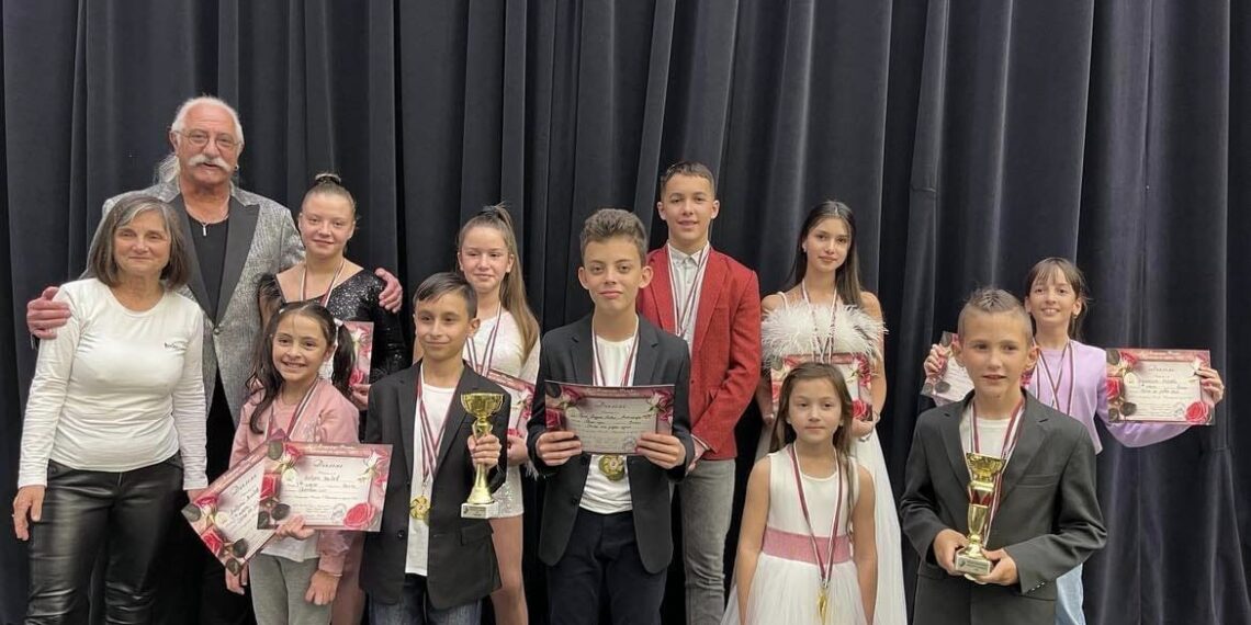 ,,Гран-При“, 21 златни, един сребърен и два бронзови медала за 10 солисти на ВФ ,,Upstream Voices” от Международния фестивал ,,Кръстопът на музите“