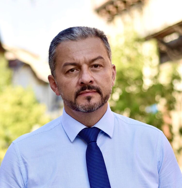 Севлиевци отново се довериха на кмета си д-р Иван Иванов