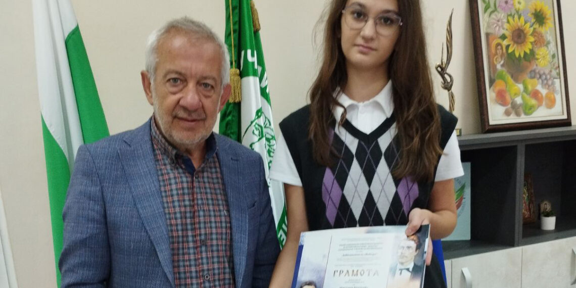 Марилена Христова –  второ място в Националния ученически конкурс за историческа памет “Будител”