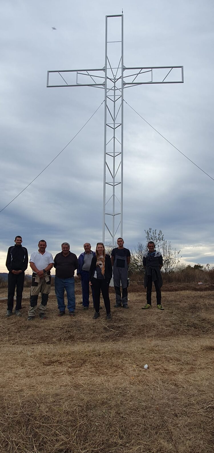 18-метров кръст издигнаха в с. Младен