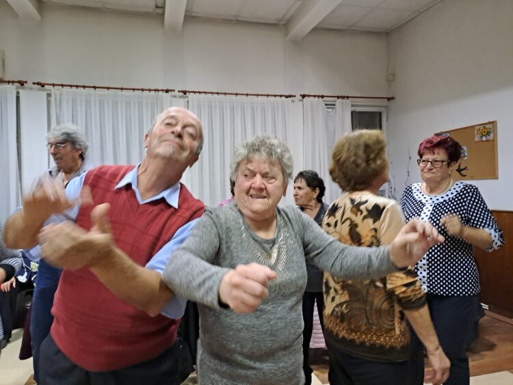 Пътуващите пенсионери закриха екскурзионната година