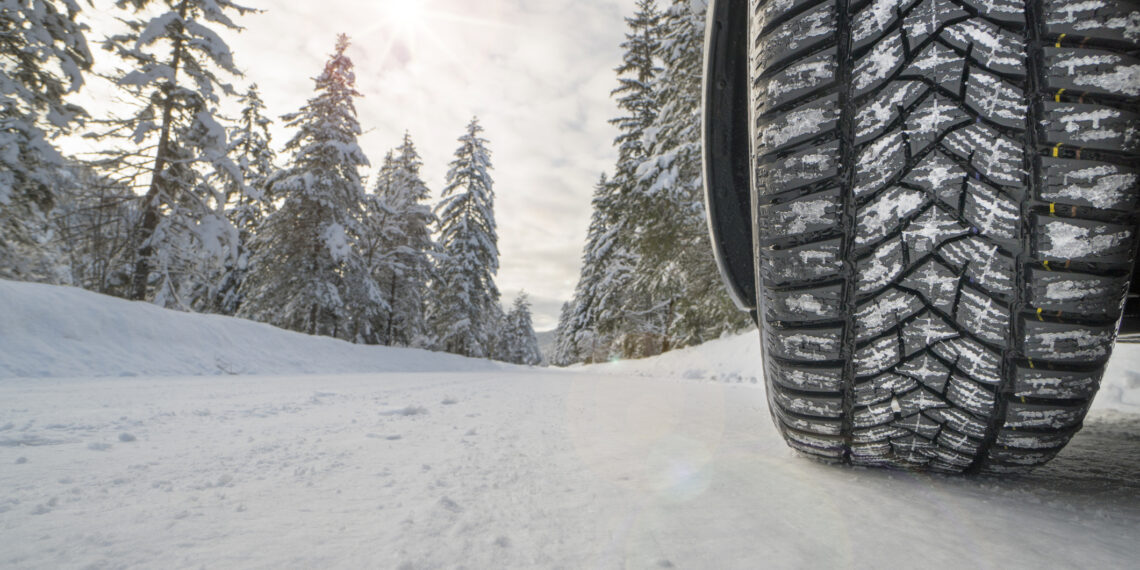 От днес, 15 ноември, ще глобяват за гуми, неподходящи за зимата