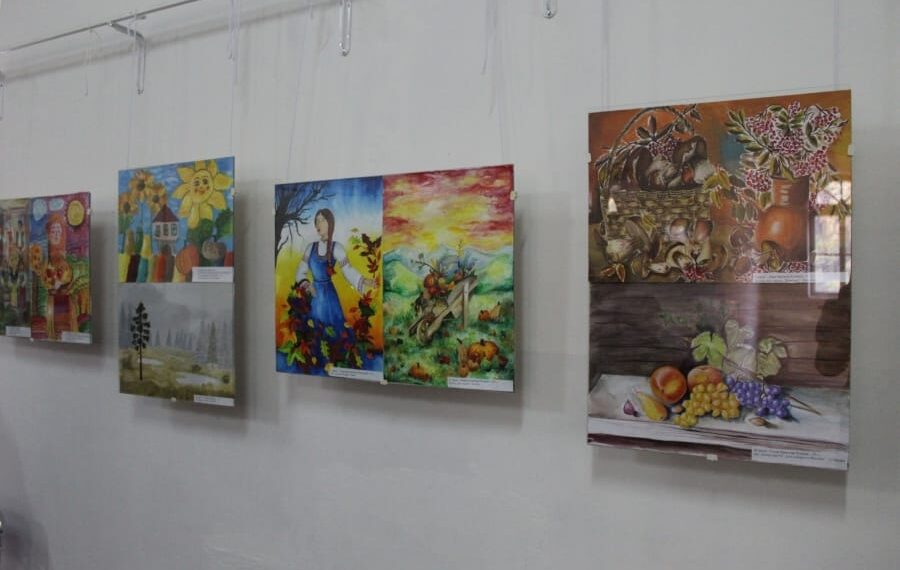 Изложба от ХХ национален конкурс “Златна есен – плодовете на есента” откриват днес в Музея на съвременното изкуство