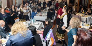 Жените от “Надежда 2001” помагат на три момичета да следват мечтите си