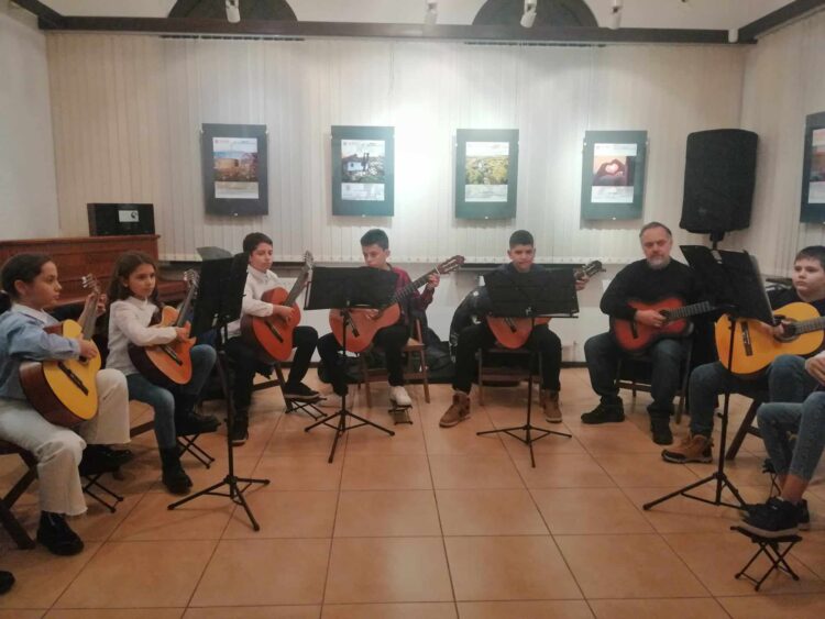 Фотографии на Минчо Тодоров отброяват месеците в календар за 2024 г.