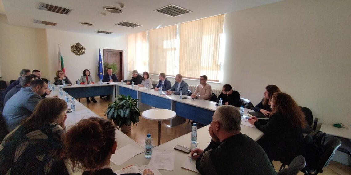 Пет проекта ще подобрят проблемите по републиканските пътища в областта