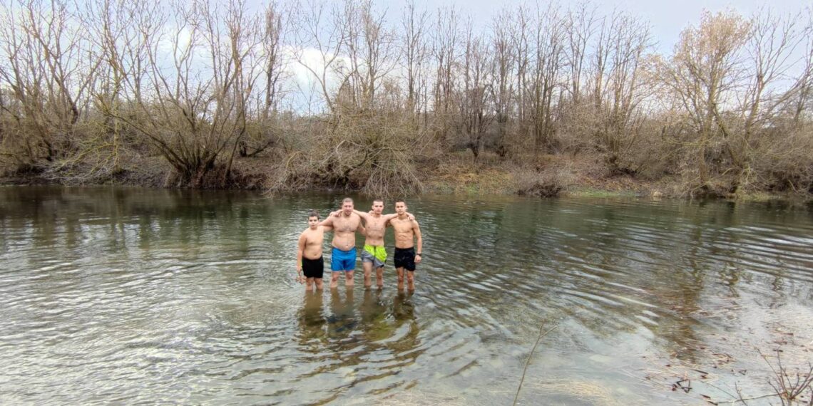 Николай Георгиев извади кръста в Сенник