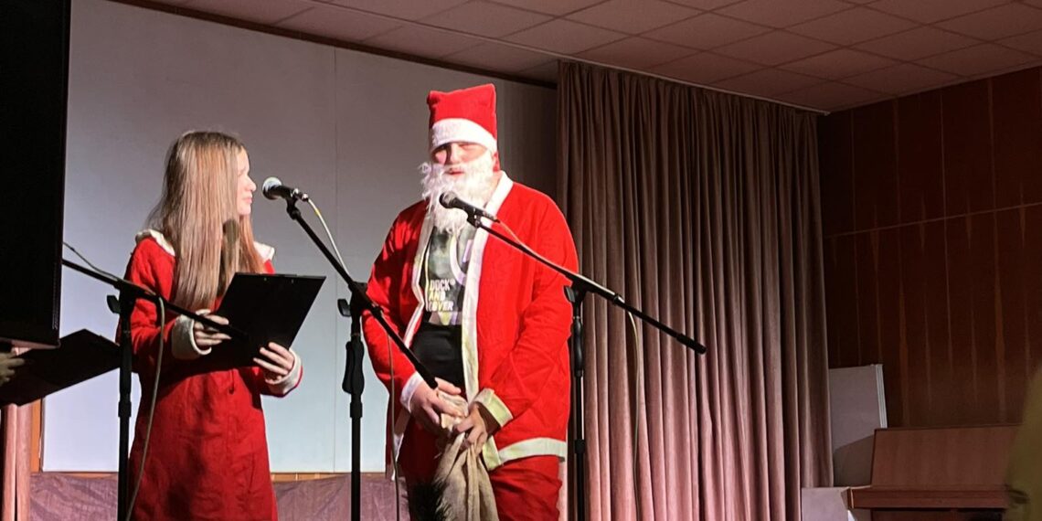 Коледно тържество за учениците от 5-7 клас в СУ “Васил Левски”