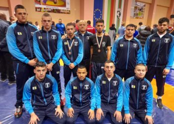 Юноши с два бронзови медала в борбата