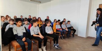 Малките полицаи от ОУ “Стефан Пешев” участваха в открит урок