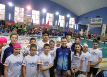 С шест отличия плувците откриха годината