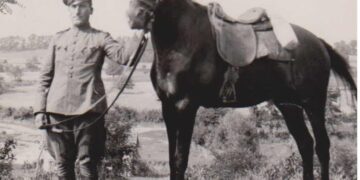 История за паметника на коня Банник в Севлиево