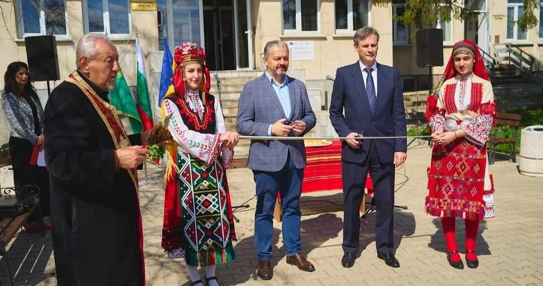 Откриха санираните сгради на Полицията и блок №4 в ж.к. “Митко Палаузов”