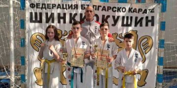 Два медала за 14-годишните каратисти