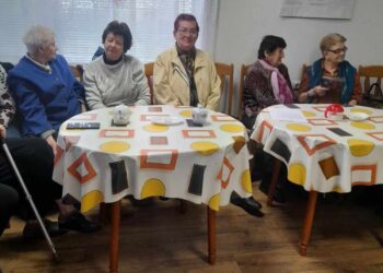 Малучгани разчувстваха бабите от клуба на пенсионера