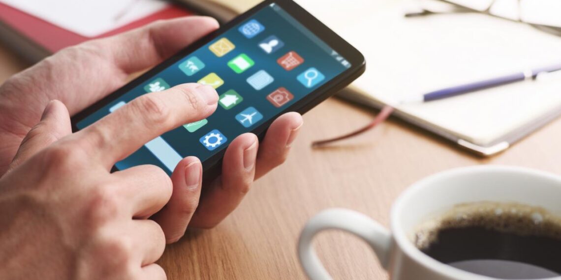 Влизаме през телефона в здравното си досие