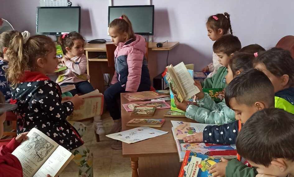 Ден на детската книга в Петкославейковската библиотеката