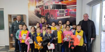 Малките шерифи посетиха севлиевската пожарна
