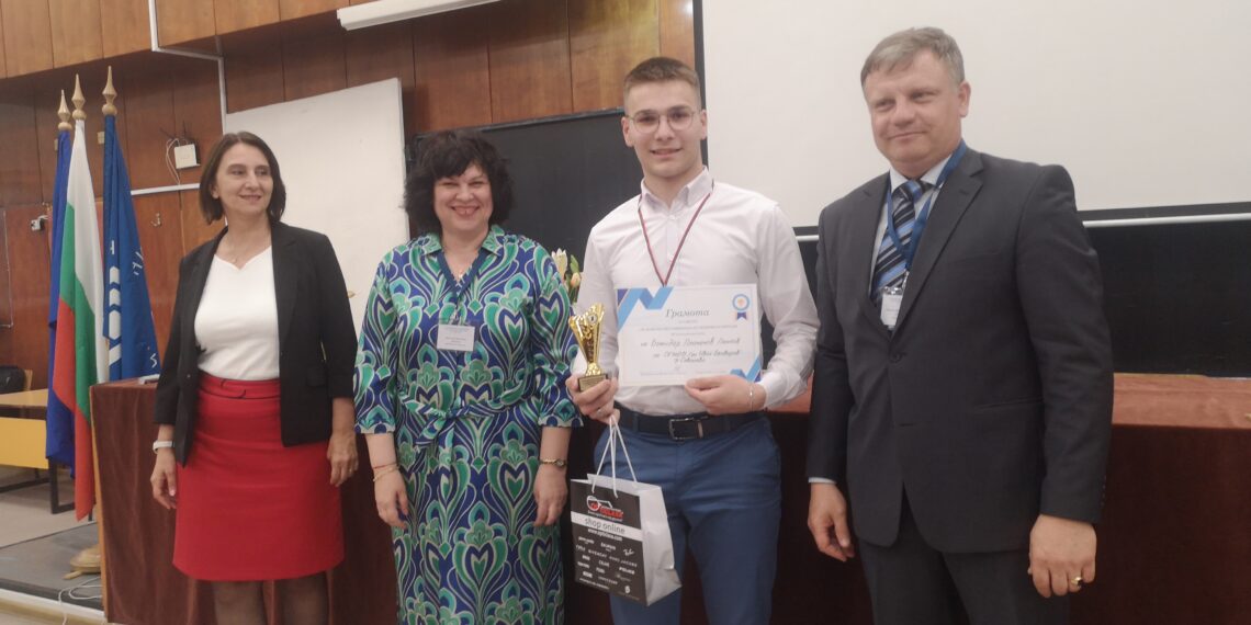 За втора поредна година Божидар Пенков от ПГМЕТ – лауреат на Националната олимпиада по техническо чертане