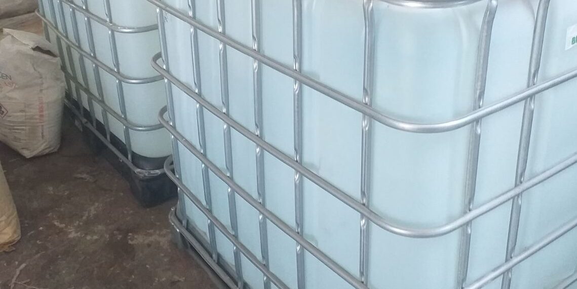 Над 73 хил. лв. глоба за нелегален спирт, открит в цех в Севлиевско