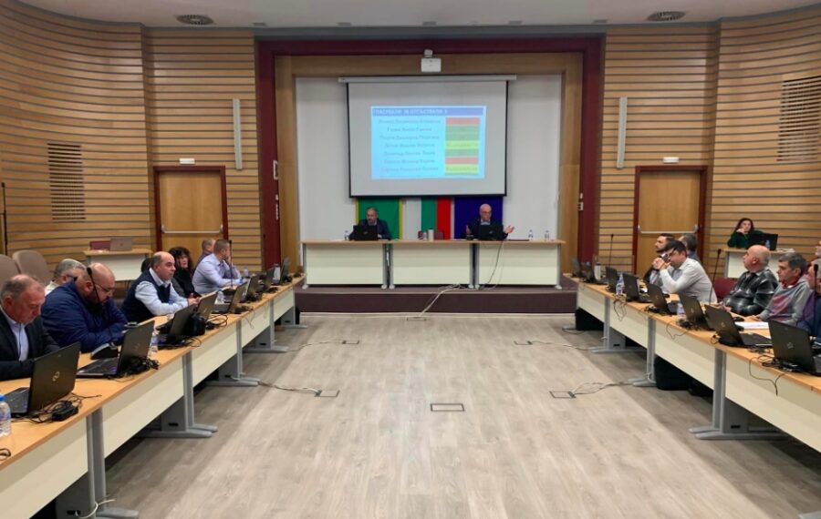 Общинският съвет заседава във вторник по 20 точки