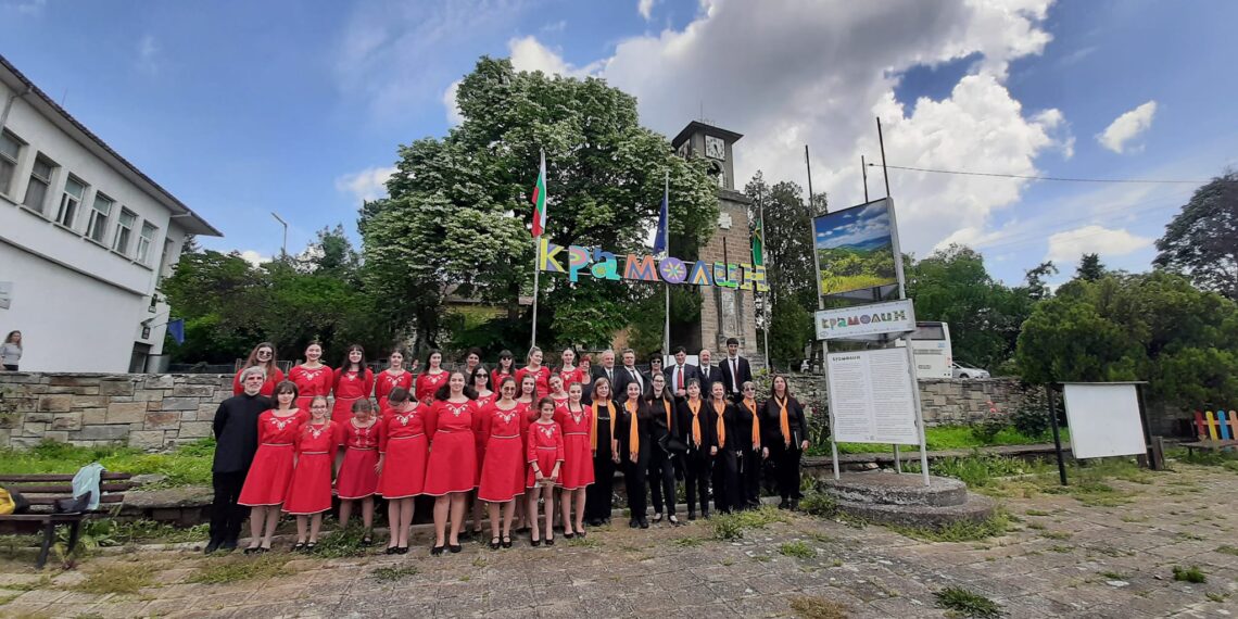 Хор “Бодра смяна” и хор “Средец” – с концерт в Крамолин