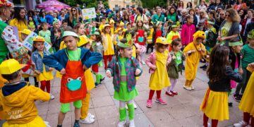 Карнавал Габрово 2024 започва със забавления и за децата