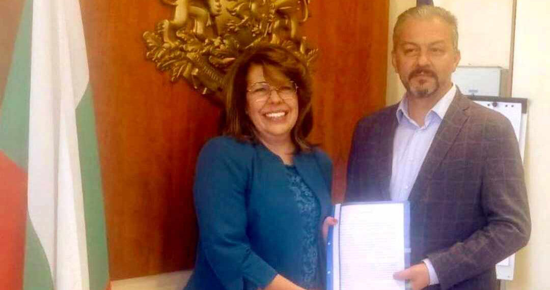 Д-р Иванов и министър Коритарова подписаха споразумение за реконструкцията на Източния водопроводен клон