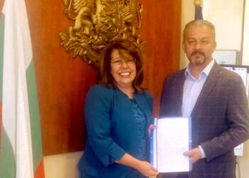 Д-р Иванов и министър Коритарова подписаха споразумение за реконструкцията на Източния водопроводен клон