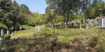 Кметът на с.Кръвеник кани съселяните си да почистят гробищния парк