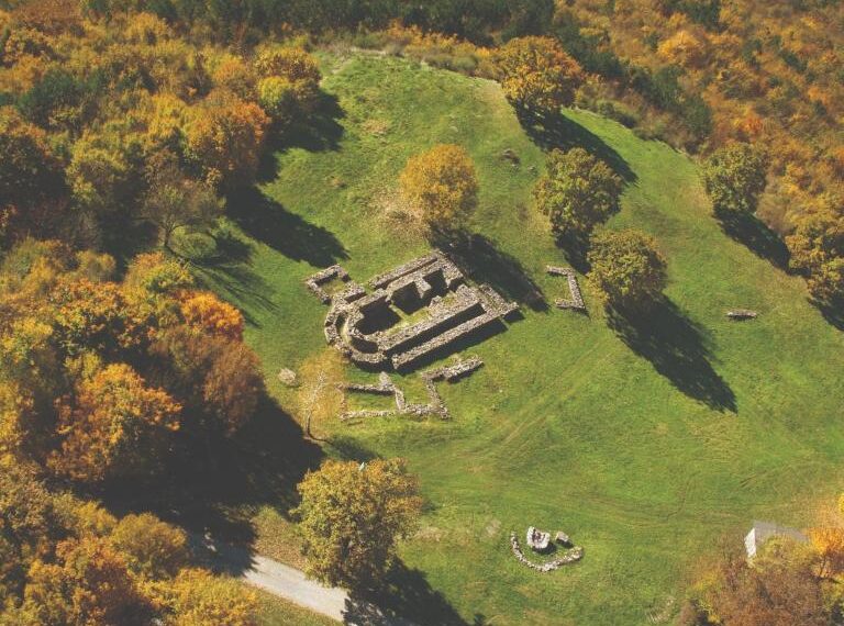 Хаджистояновото училище и Хоталич – под № 20а в “100 национални туристически обекта”