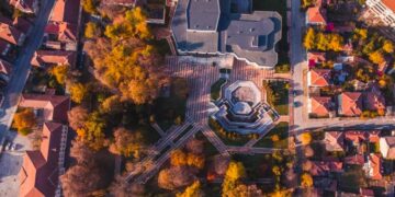 Общината ще обнови парка пред дома на културата “Мара Белчева”