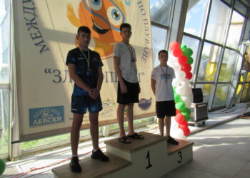 Плувецът Християн Митев отново на почетната стълбица