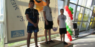 Плувецът Християн Митев отново на почетната стълбица